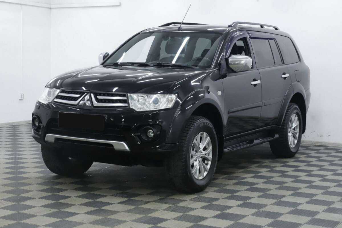Mitsubishi Pajero Sport с пробегом — 2015 год. Посмотреть фото