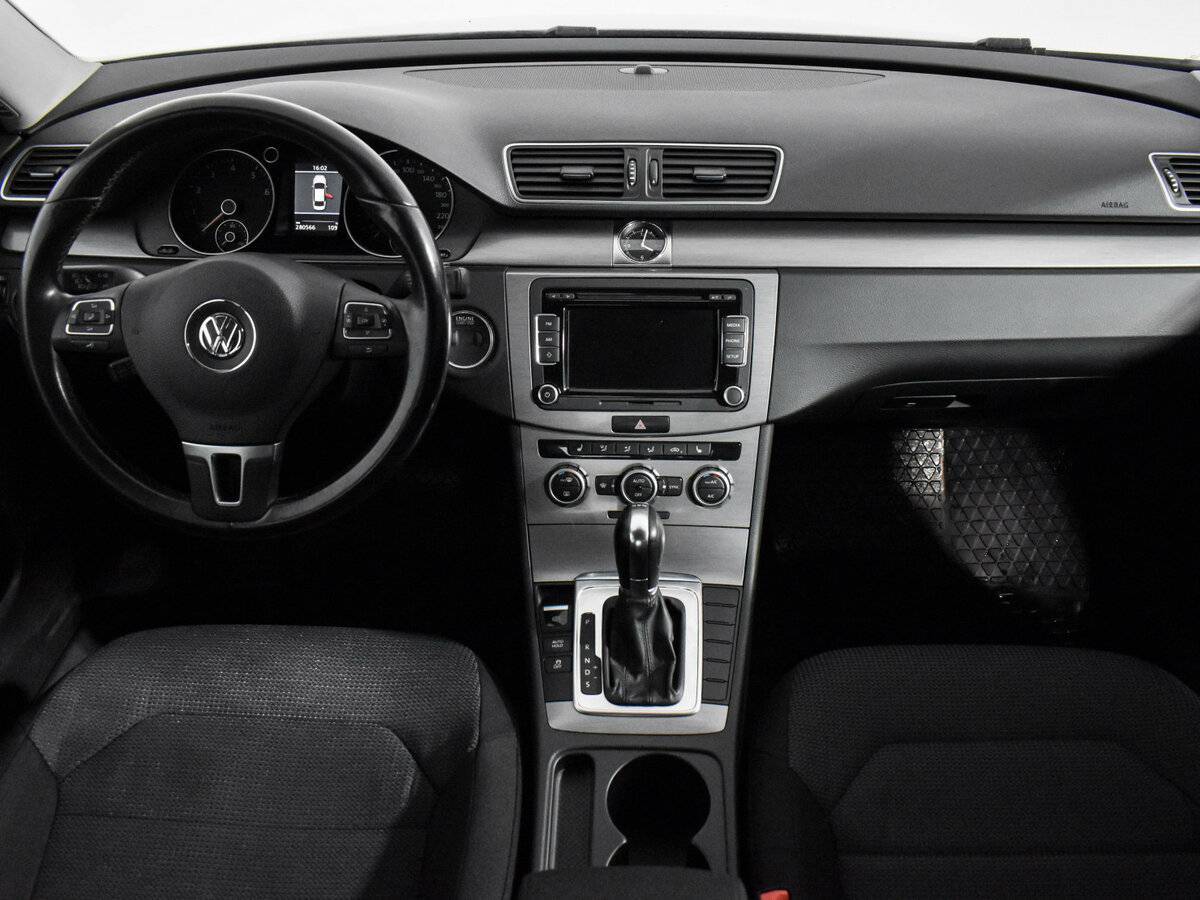 Volkswagen Passat с пробегом — 2012 год. Фото: #11