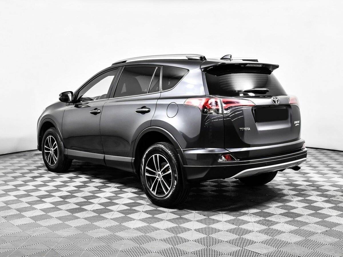 Toyota RAV4 с пробегом — 2016 год. Фото: #5