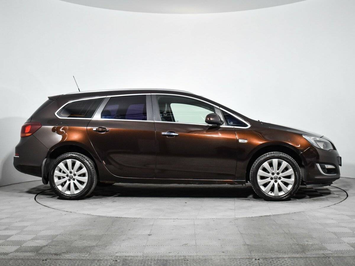 Opel Astra с пробегом — 2013 год. Фото: #3