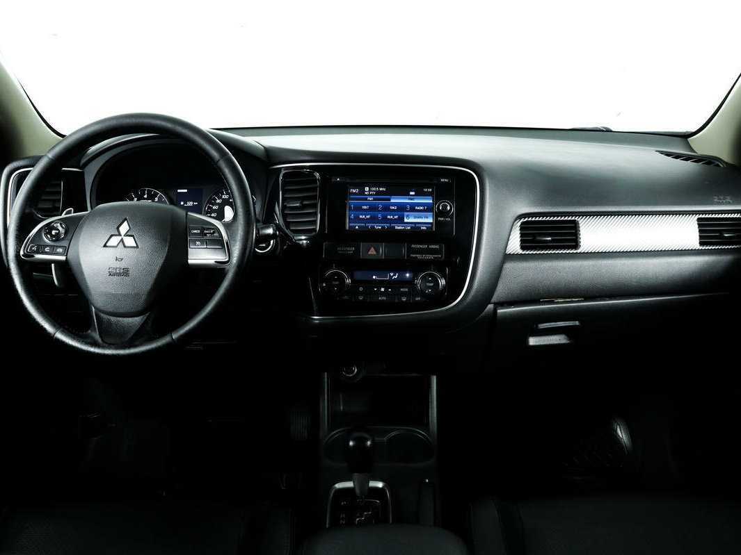 Mitsubishi Outlander с пробегом — 2013 год. Фото: #8