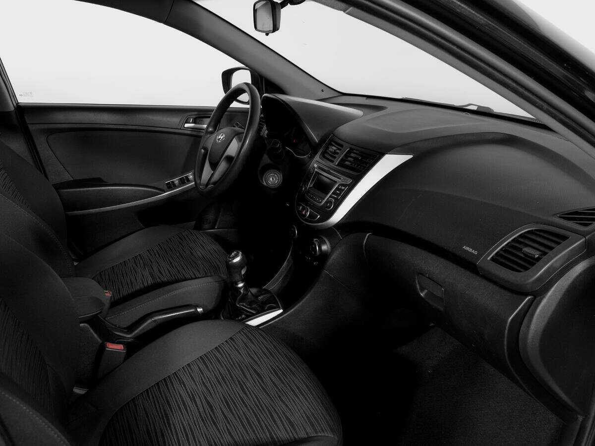 Hyundai Solaris с пробегом — 2016 год. Фото: #8