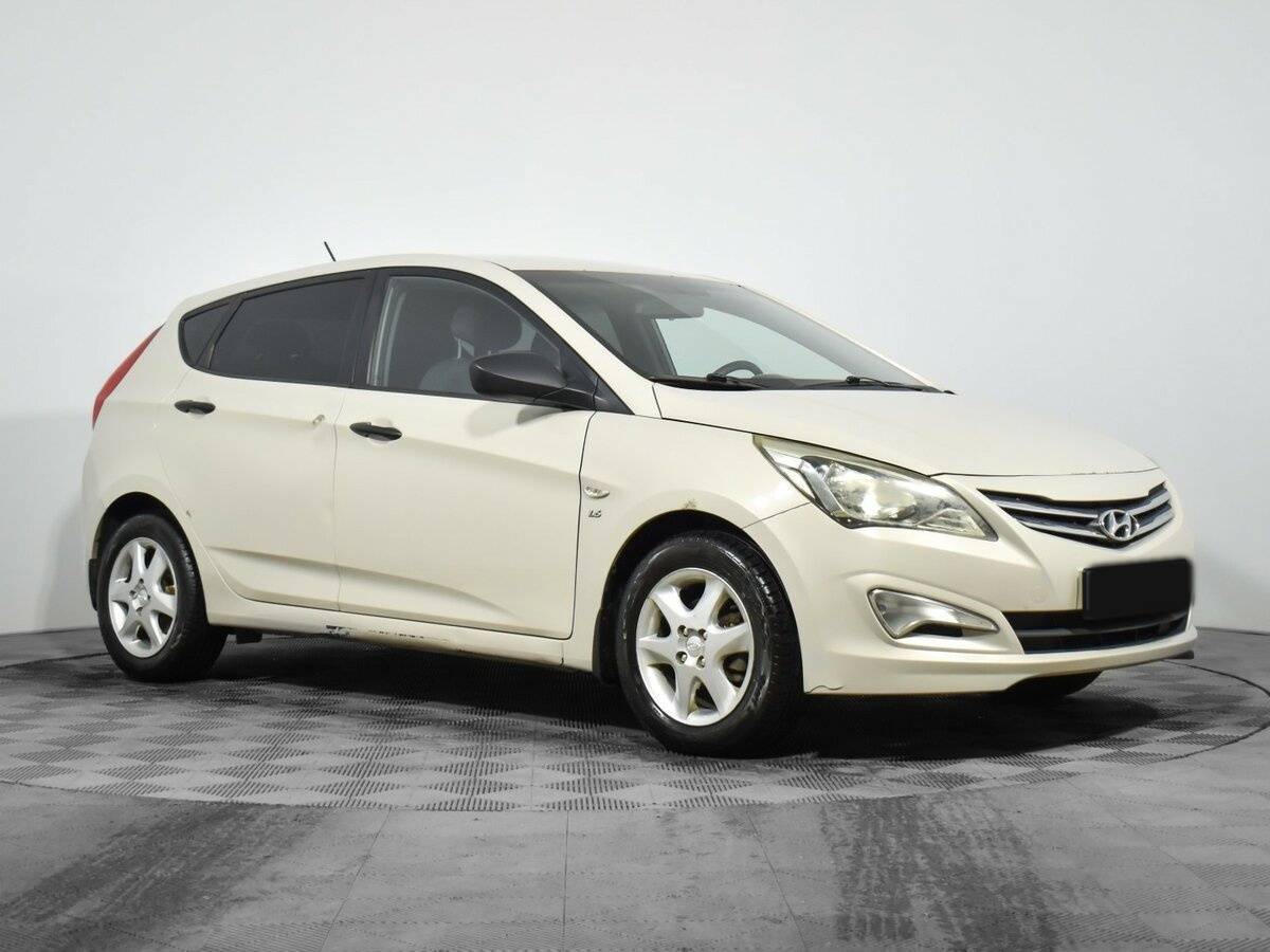 Hyundai Solaris с пробегом — 2015 год. Фото: #2
