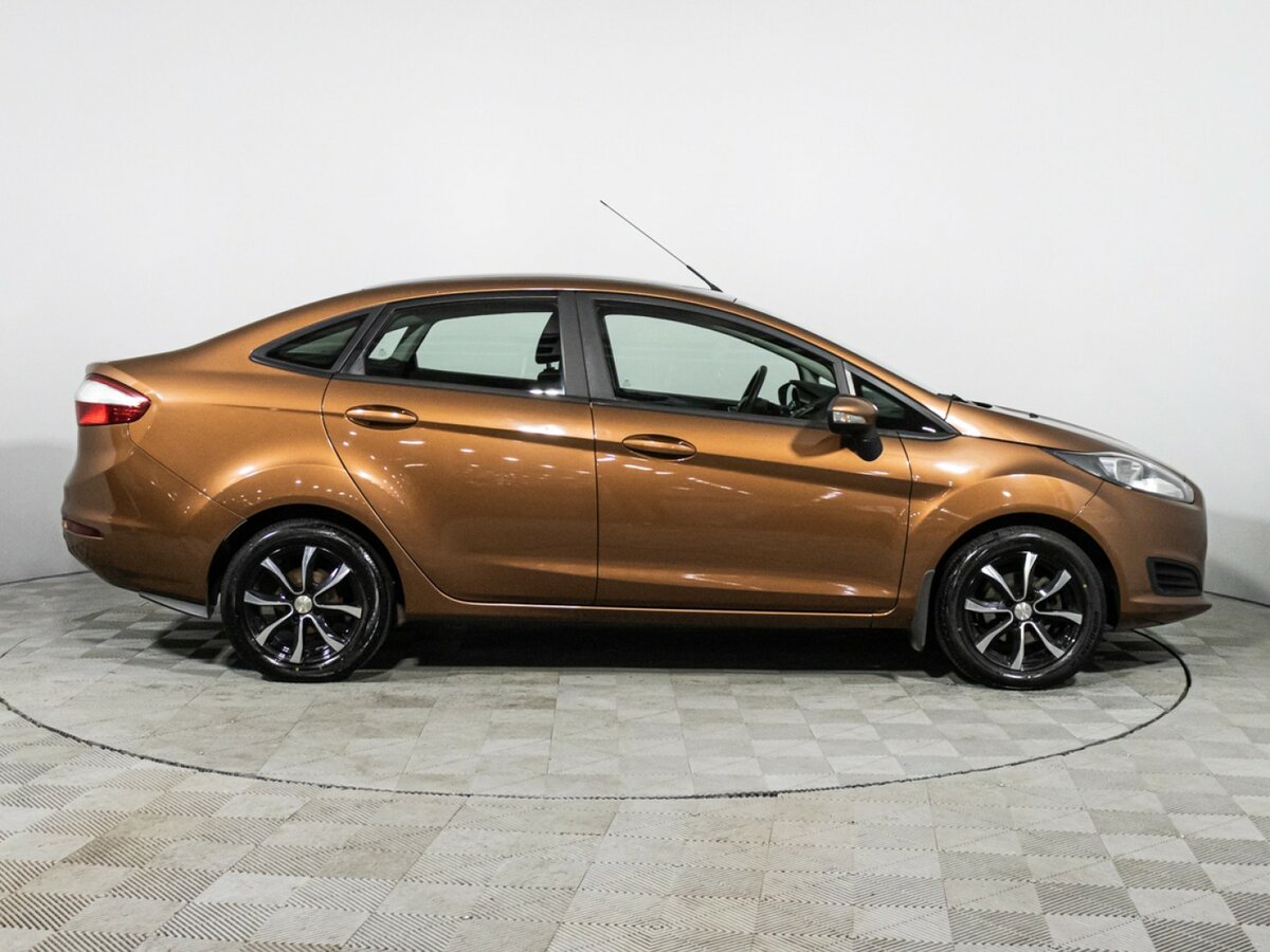 Ford Fiesta с пробегом — 2016 год. Фото: #3