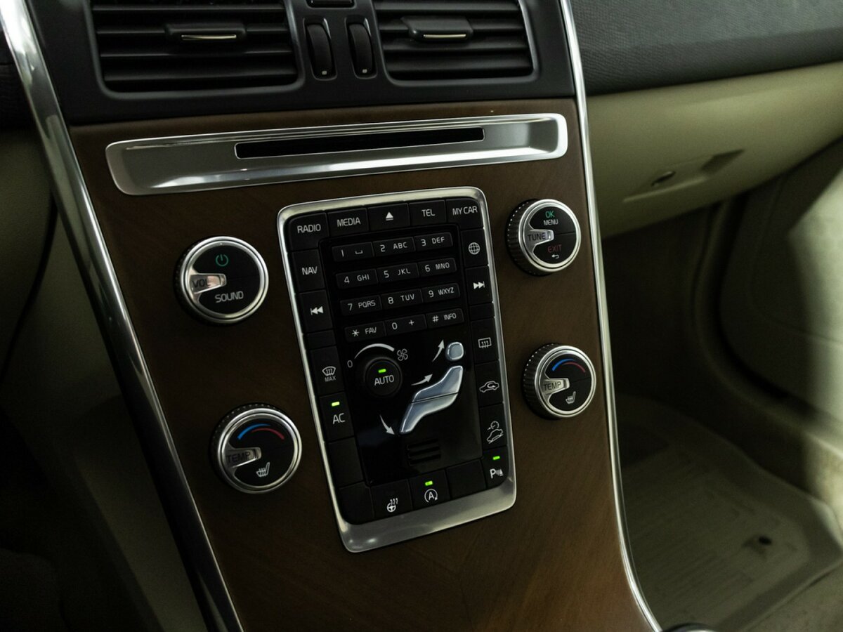 Volvo XC60 с пробегом — 2016 год. Фото: #15