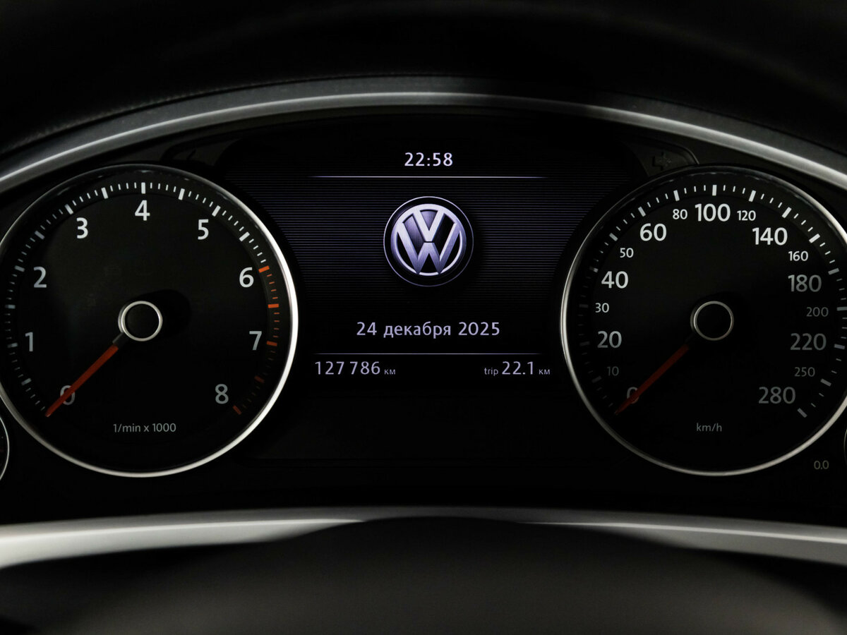 Volkswagen Touareg с пробегом — 2012 год. Фото: #18