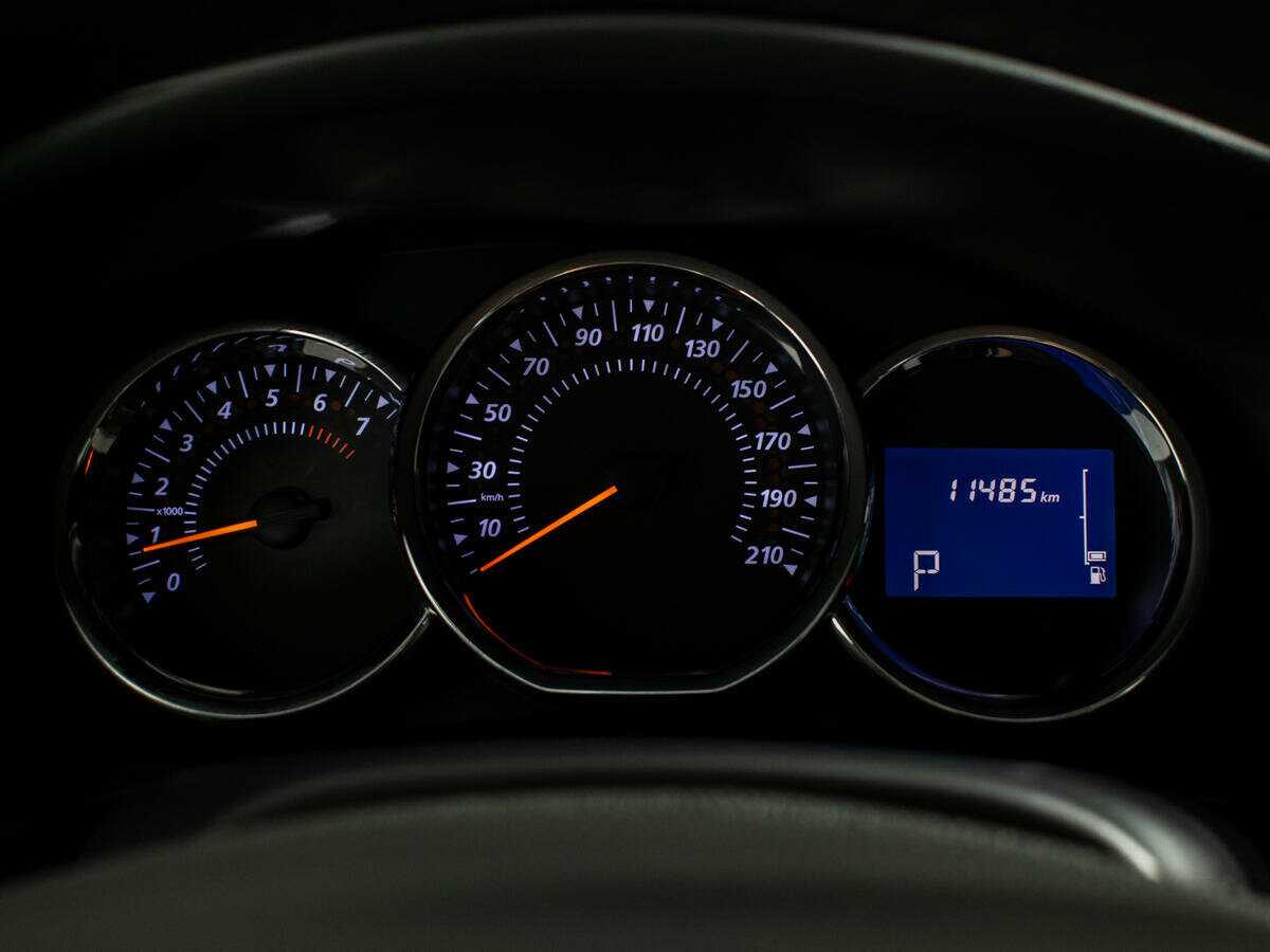 Renault Sandero с пробегом — 2017 год. Фото: #11