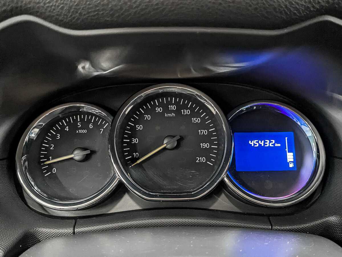 Renault Duster с пробегом — 2015 год. Фото: #15