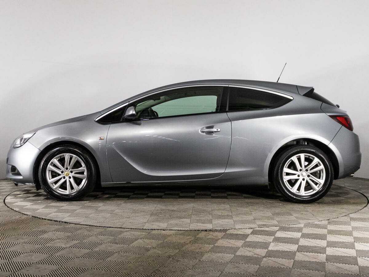 Opel Astra с пробегом — 2013 год. Фото: #7