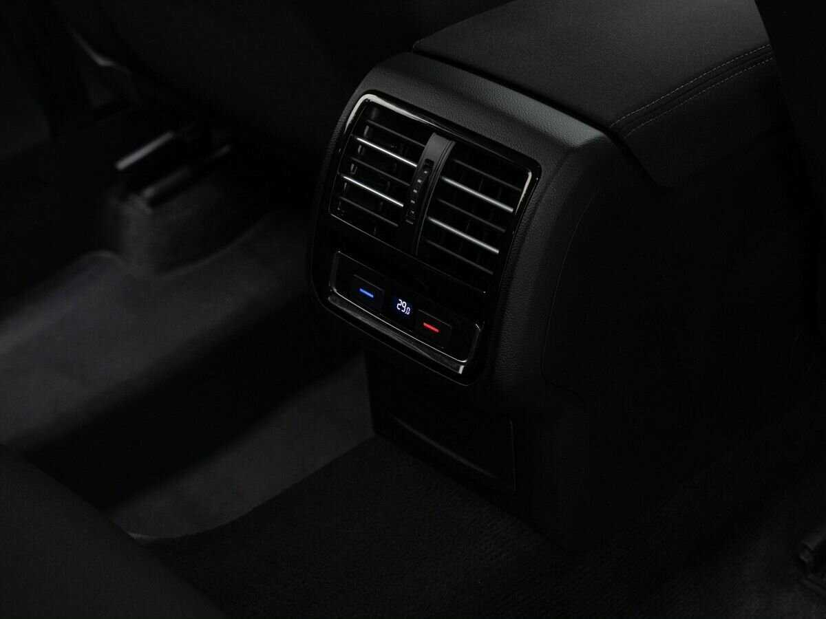 Volkswagen Passat с пробегом — 2018 год. Фото: #9