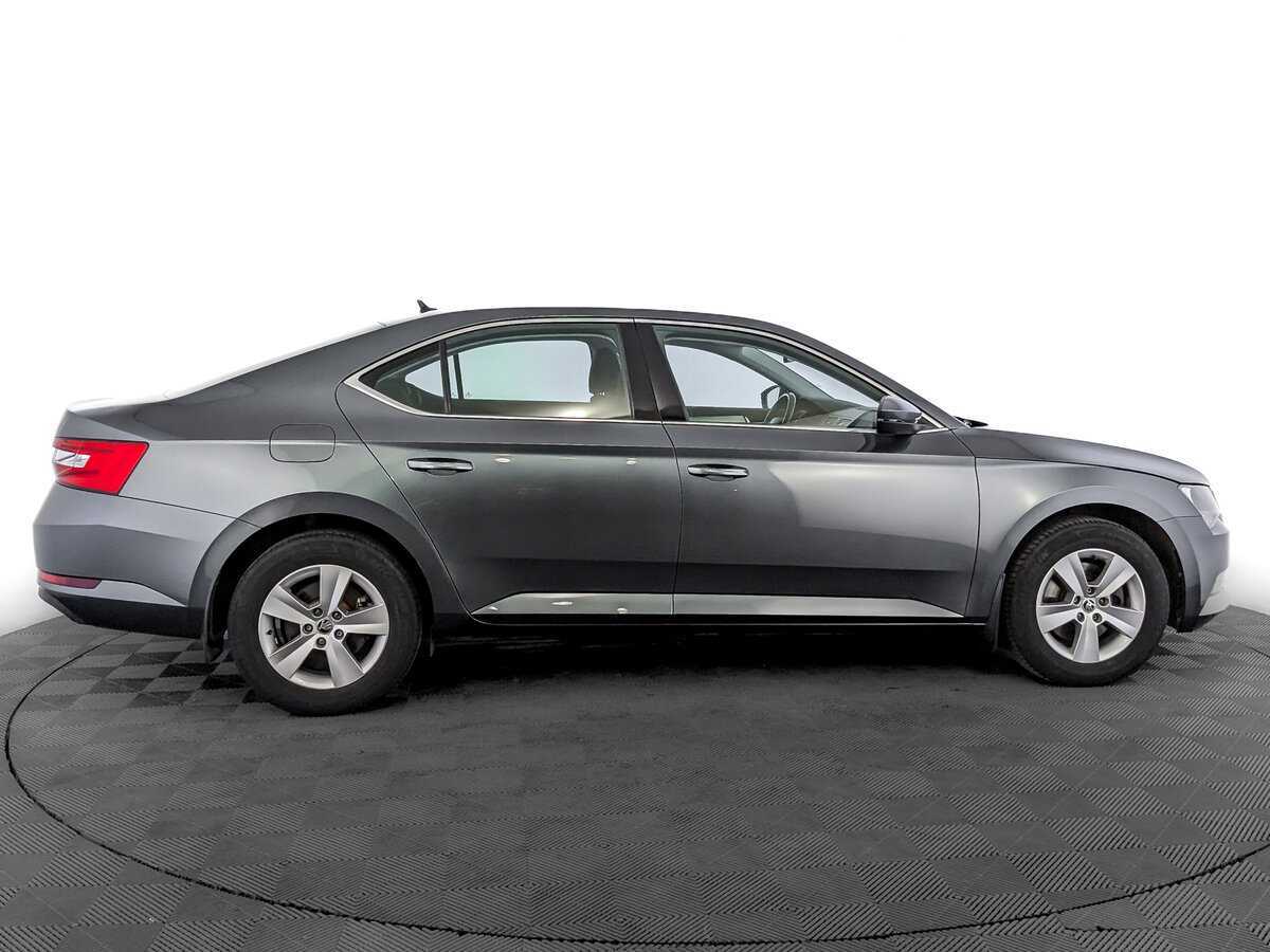 Skoda Superb с пробегом — 2018 год. Фото: #3
