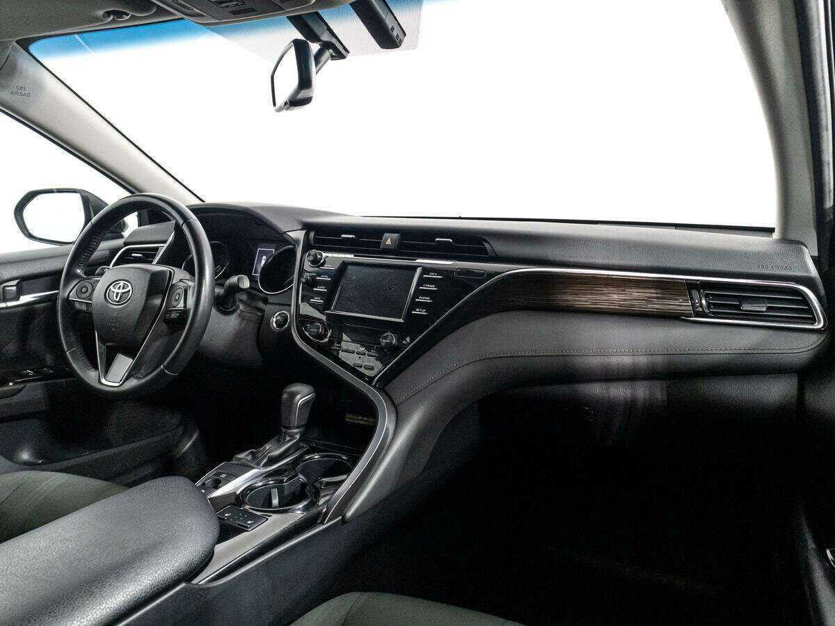 Toyota Camry с пробегом — 2019 год. Фото: #8