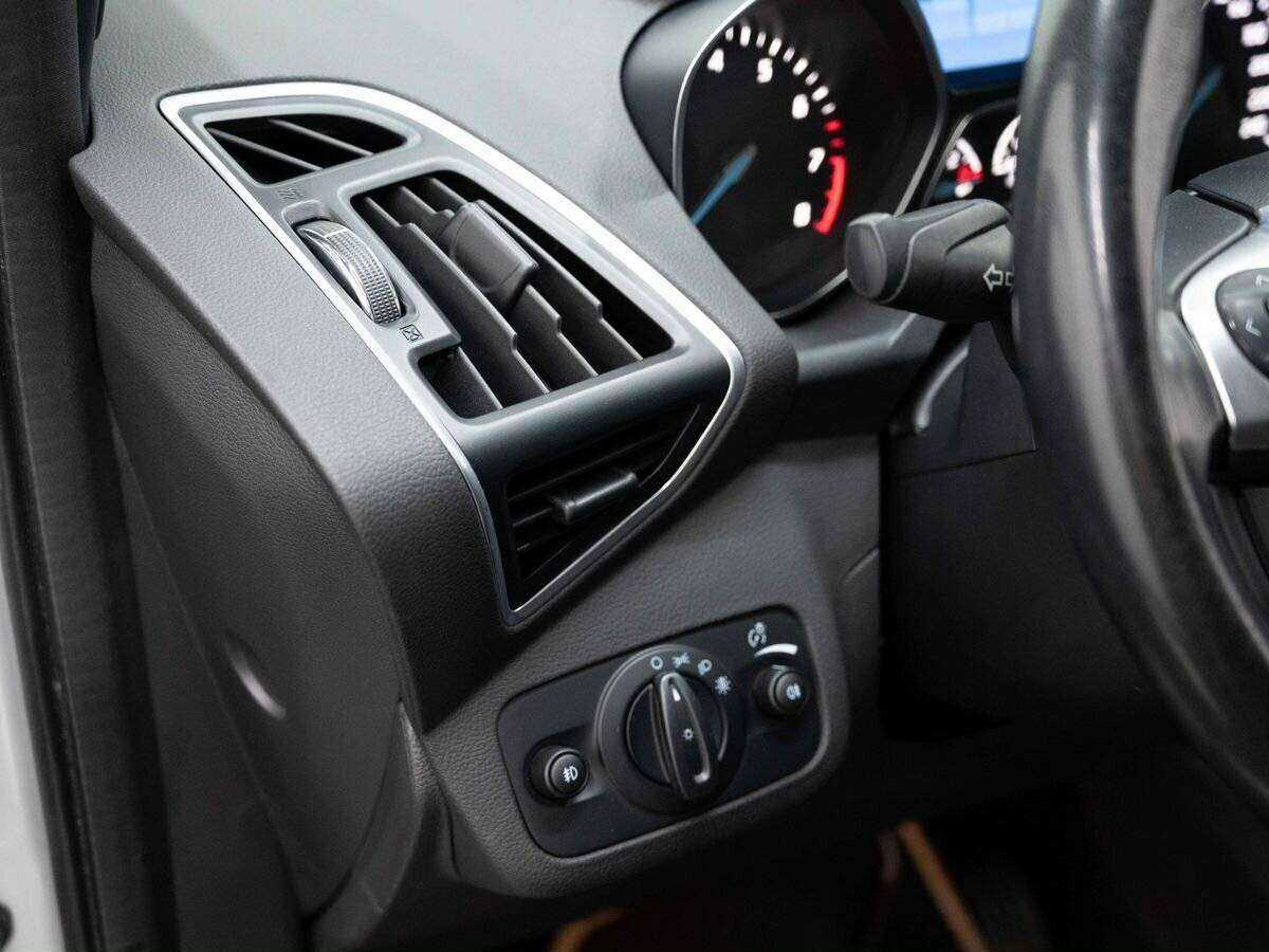 Ford Kuga с пробегом — 2014 год. Фото: #16