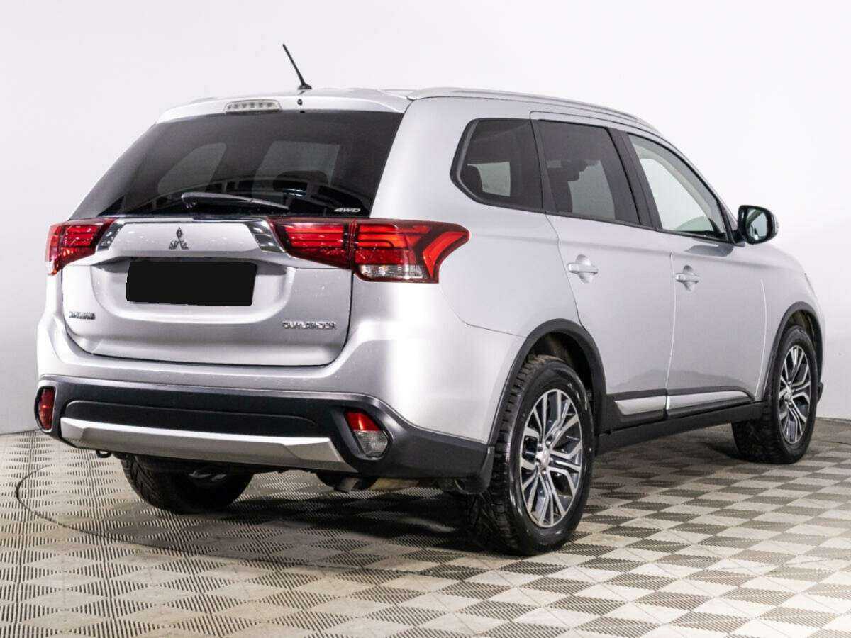Mitsubishi Outlander с пробегом — 2015 год. Фото: #4