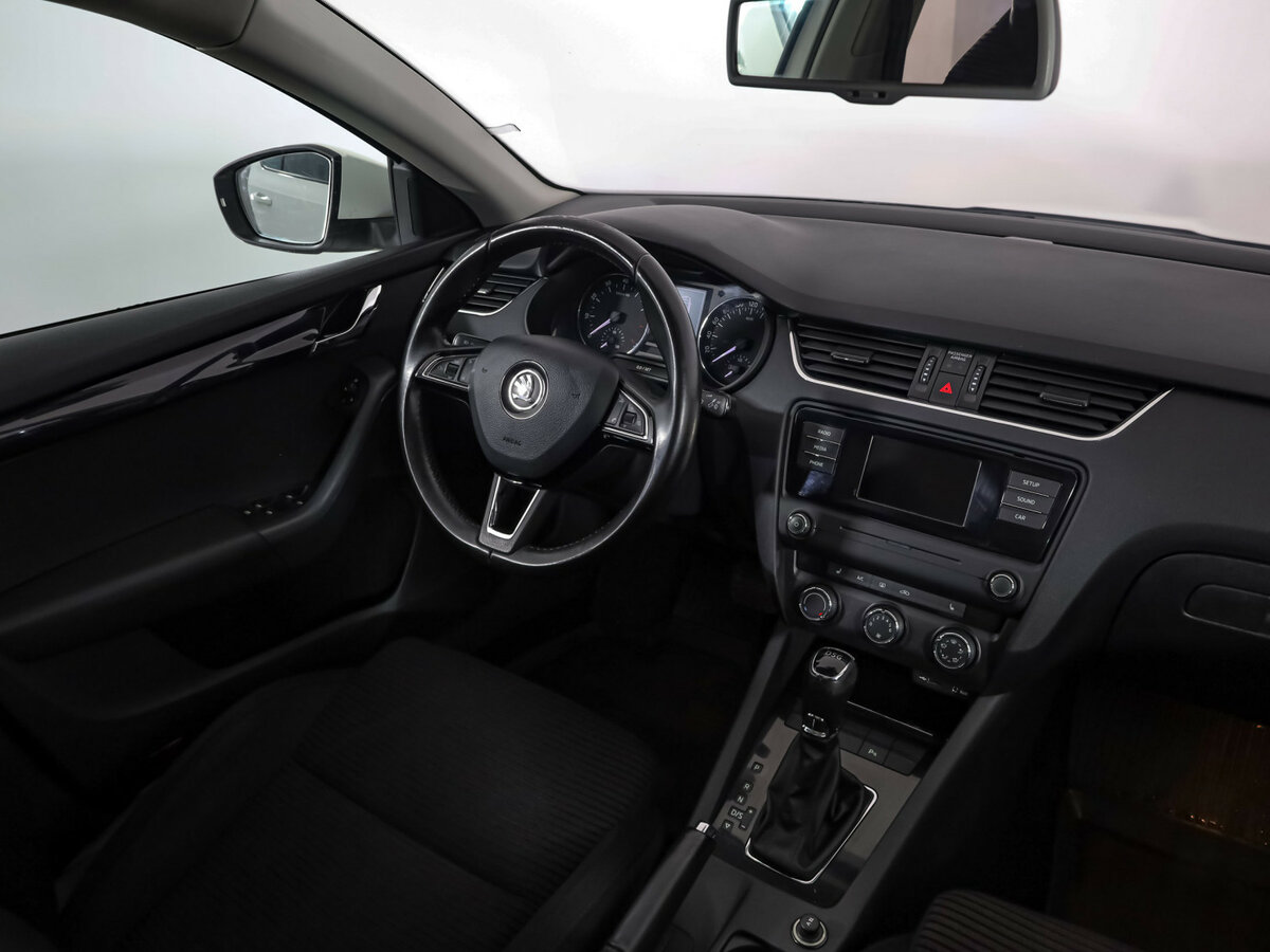 Skoda Octavia с пробегом — 2015 год. Фото: #6