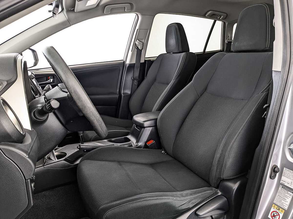 Toyota RAV4 с пробегом — 2013 год. Фото: #19