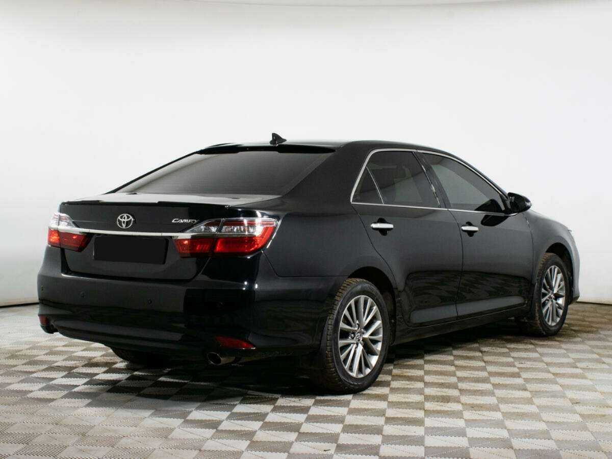 Toyota Camry с пробегом — 2017 год. Фото: #4