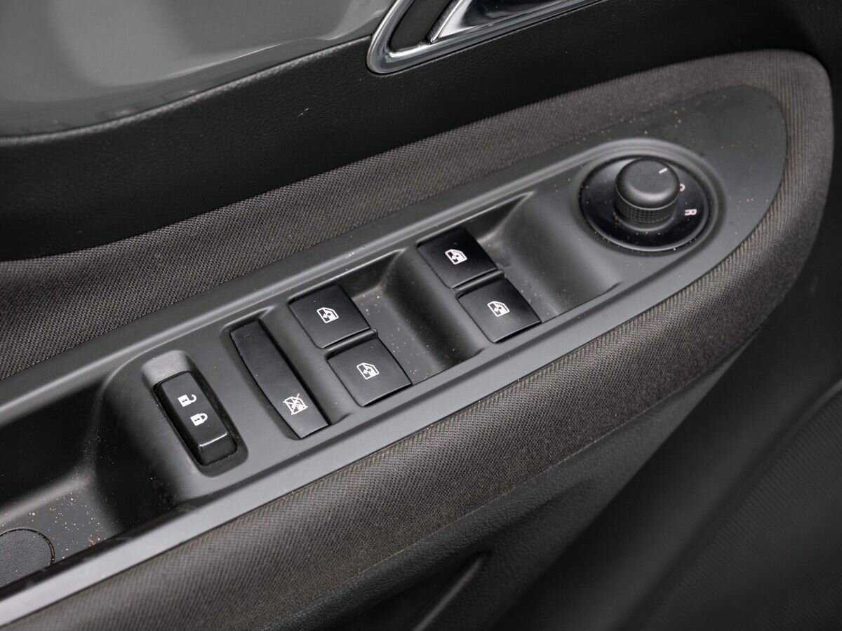 Opel Mokka с пробегом — 2013 год. Фото: #17