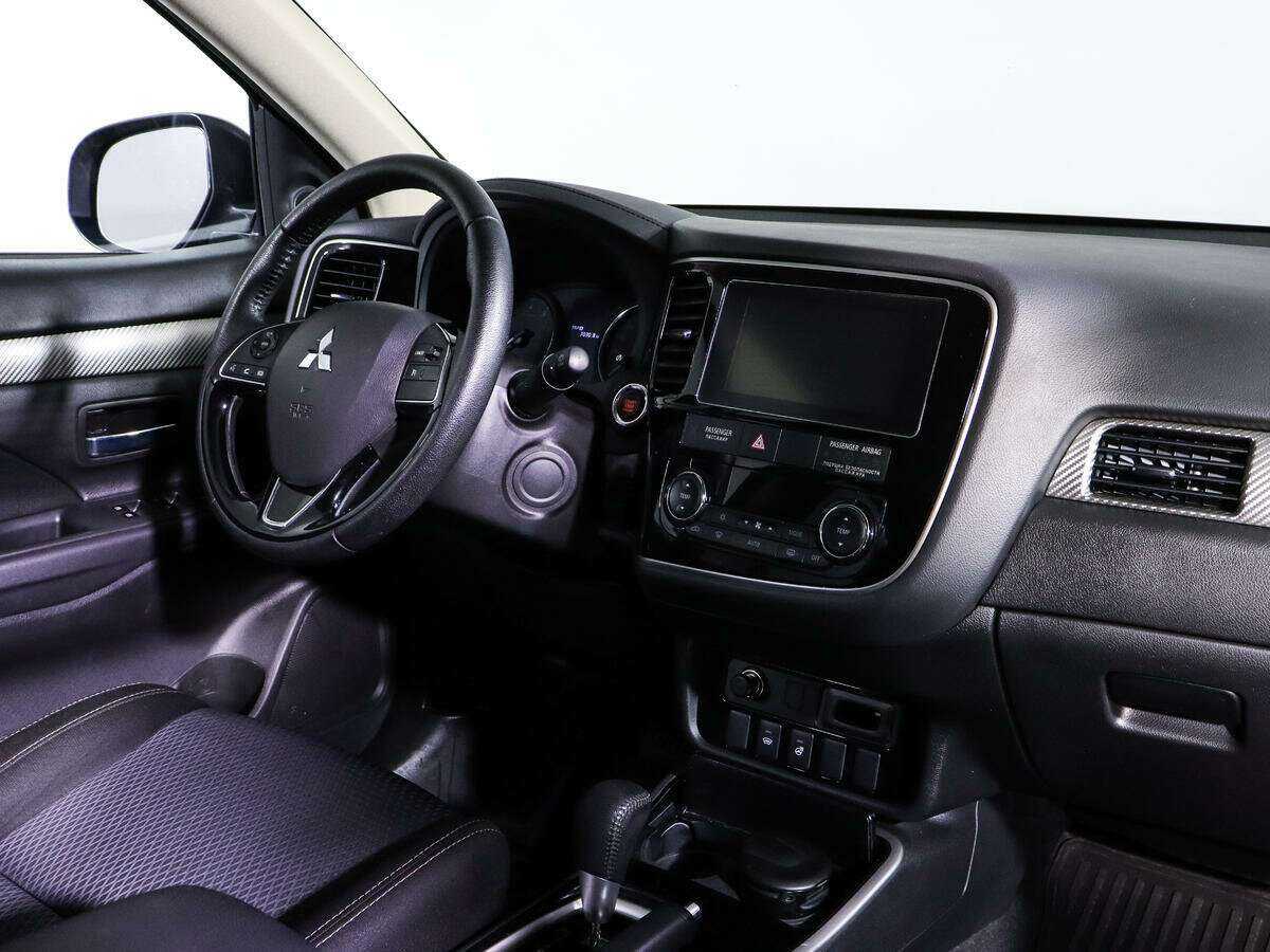 Mitsubishi Outlander с пробегом — 2018 год. Фото: #8