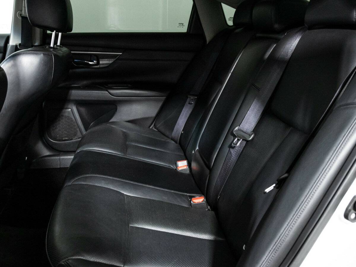 Nissan Teana с пробегом — 2015 год. Фото: #9
