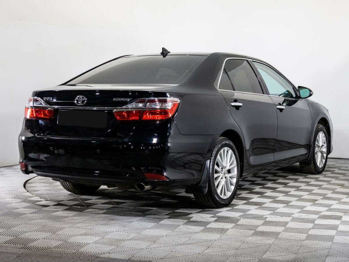 Toyota Camry с пробегом — 2015 год. Фото: #3