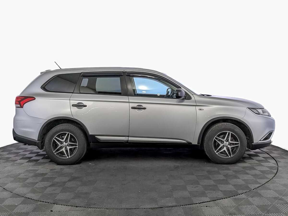 Mitsubishi Outlander с пробегом — 2015 год. Фото: #3