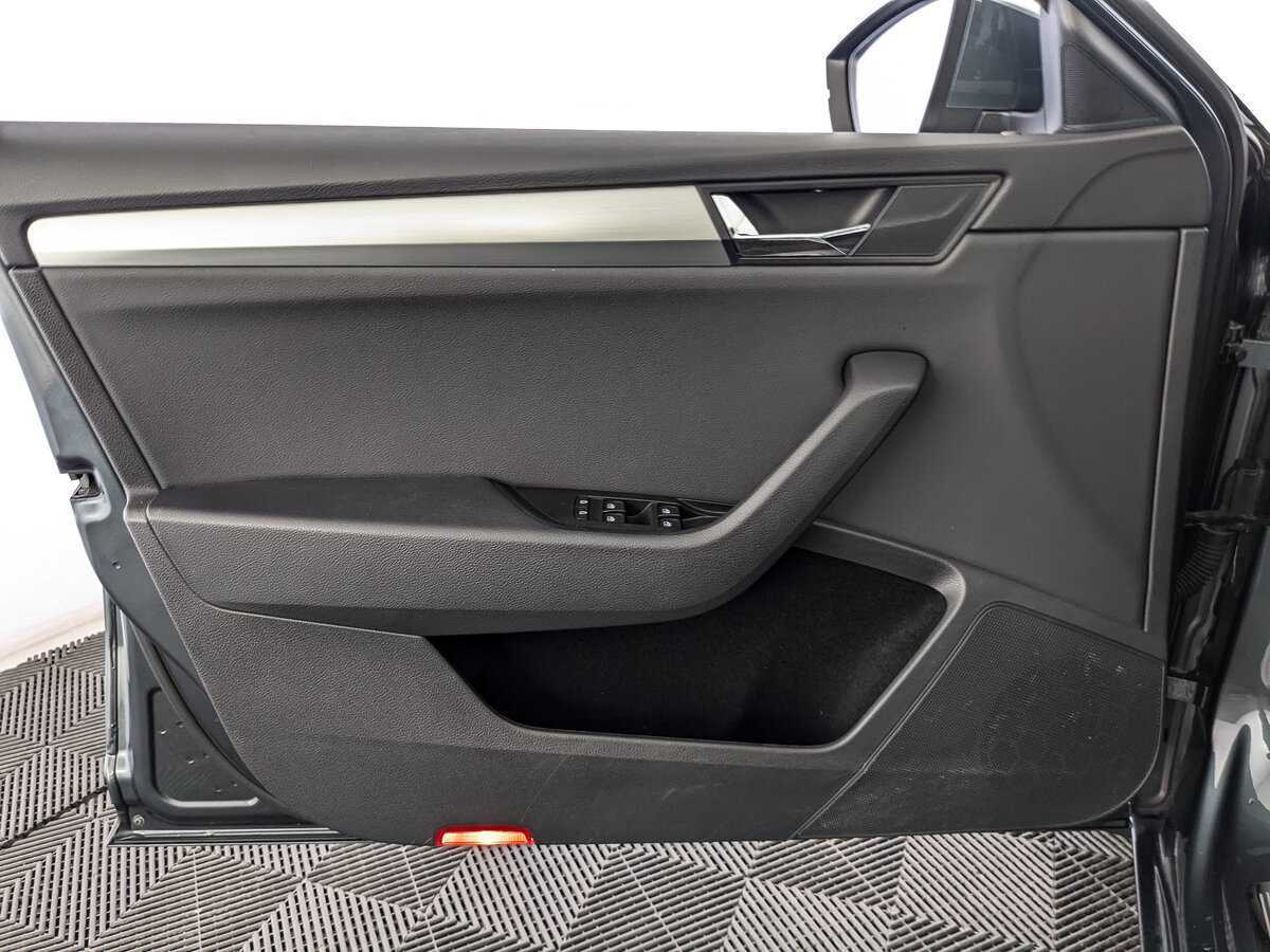 Skoda Superb с пробегом — 2019 год. Фото: #14