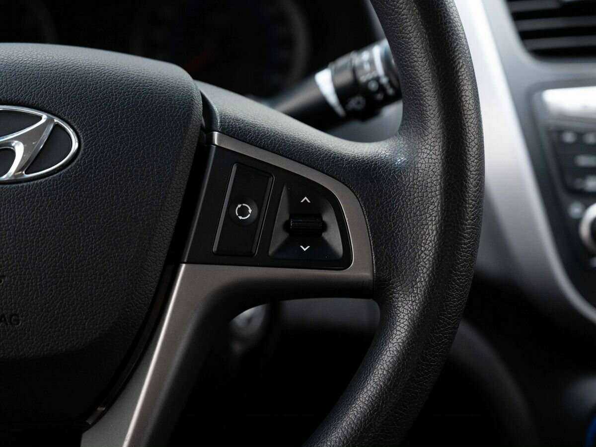 Hyundai Solaris с пробегом — 2015 год. Фото: #17