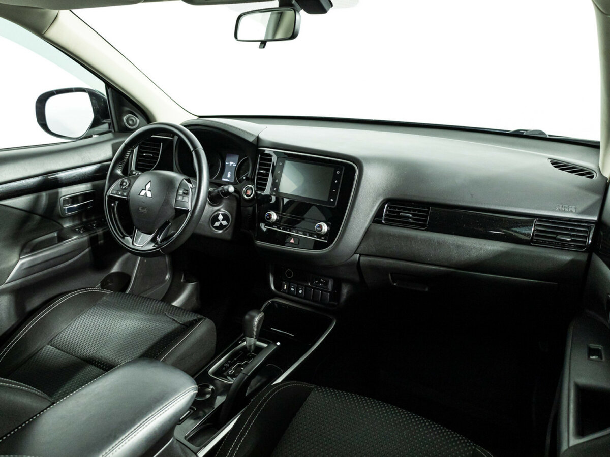 Mitsubishi Outlander с пробегом — 2020 год. Фото: #7