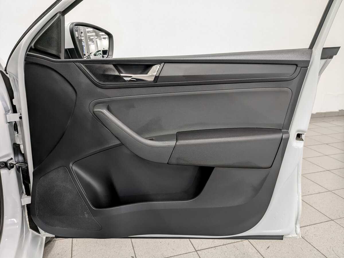 Skoda Rapid с пробегом — 2017 год. Фото: #22