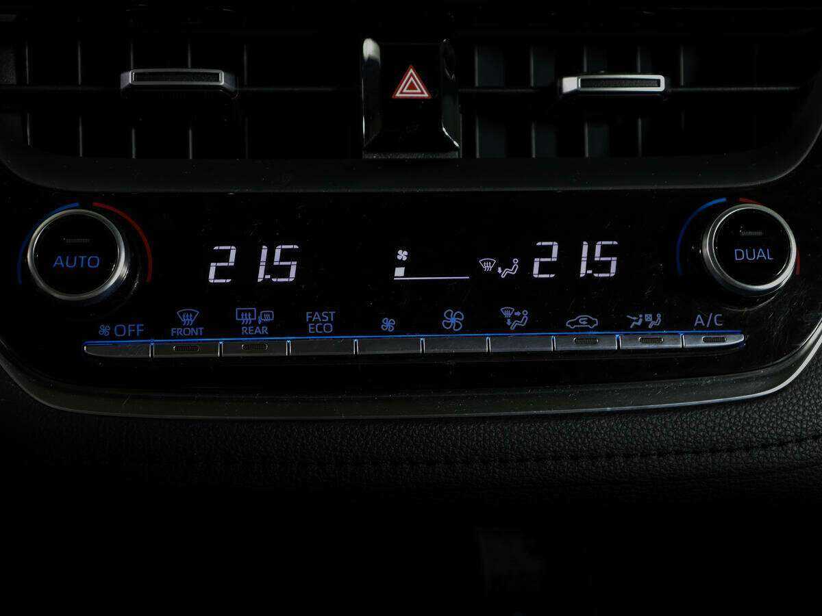 Toyota Corolla с пробегом — 2019 год. Фото: #17