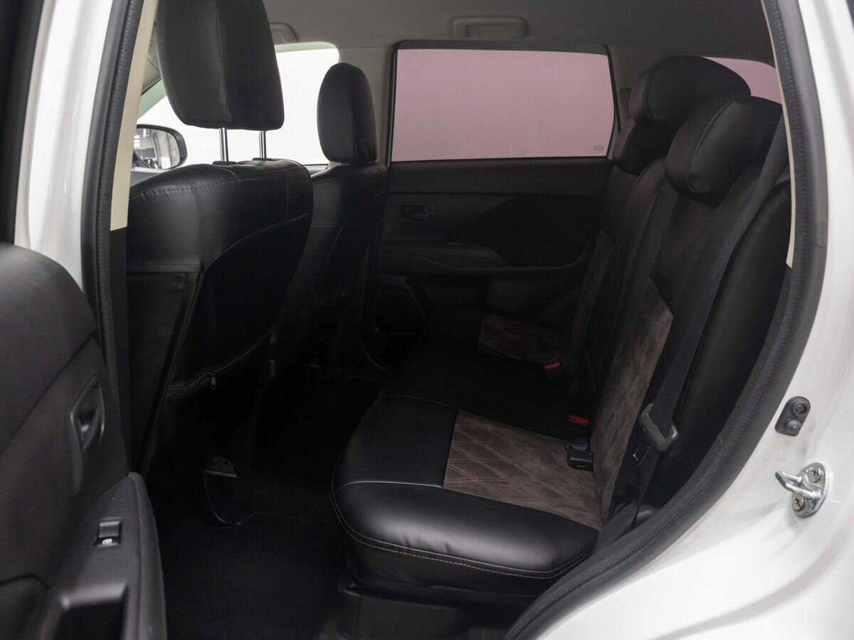 Mitsubishi Outlander с пробегом — 2018 год. Фото: #10