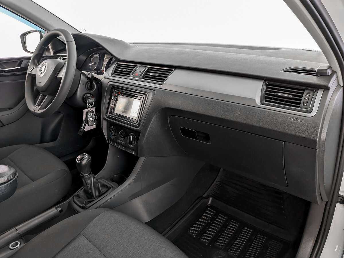 Skoda Rapid с пробегом — 2017 год. Фото: #8