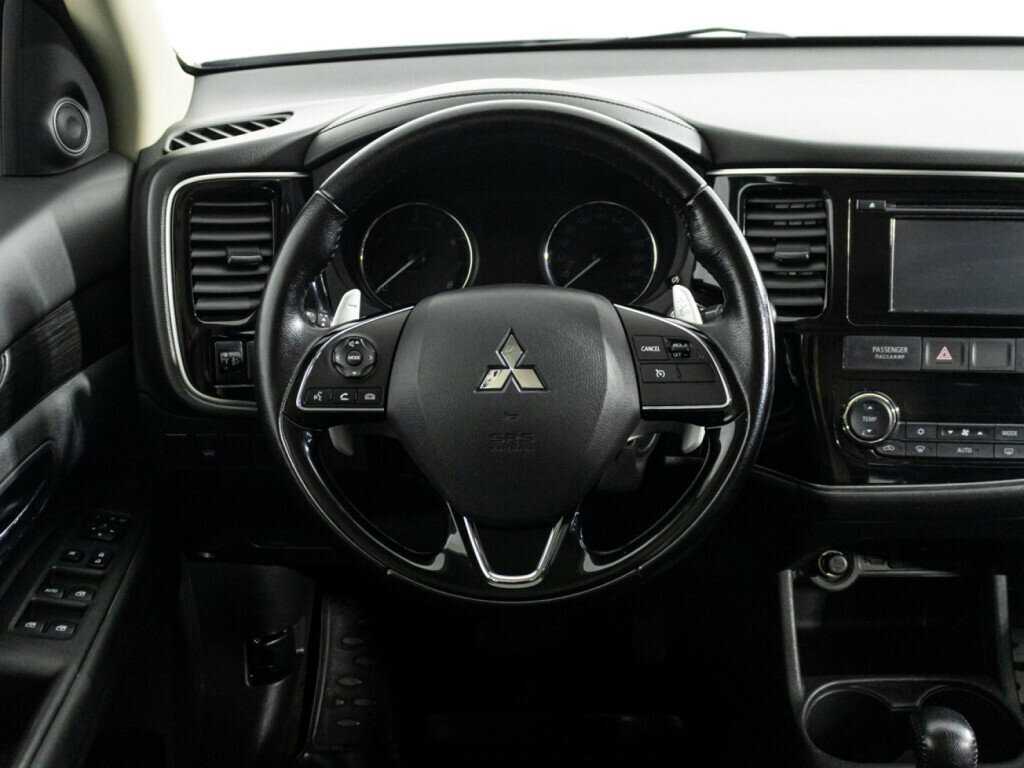 Mitsubishi Outlander с пробегом — 2016 год. Фото: #17