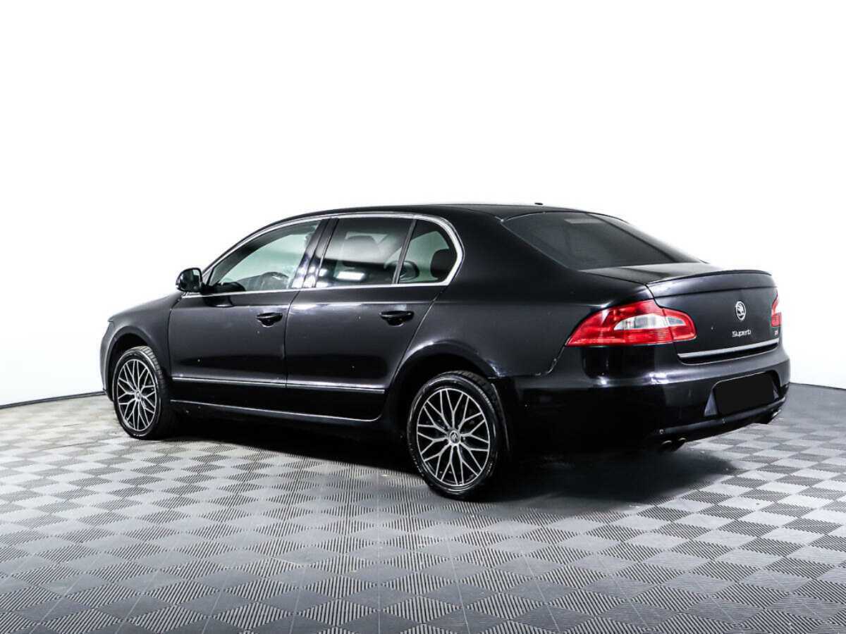 Skoda Superb с пробегом — 2012 год. Фото: #6