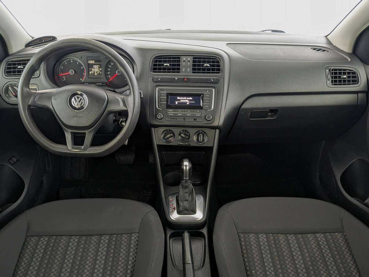 Volkswagen Polo с пробегом — 2018 год. Фото: #13