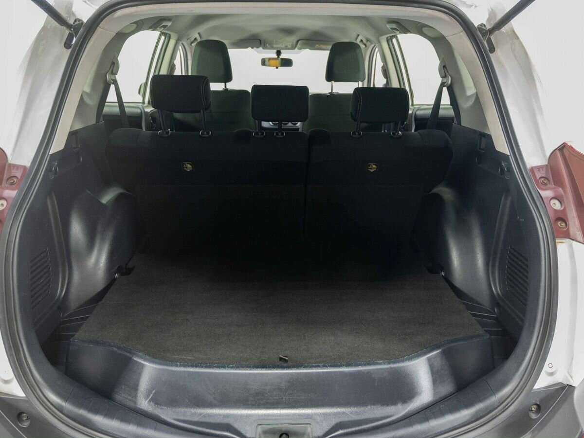 Toyota RAV4 с пробегом — 2013 год. Фото: #22