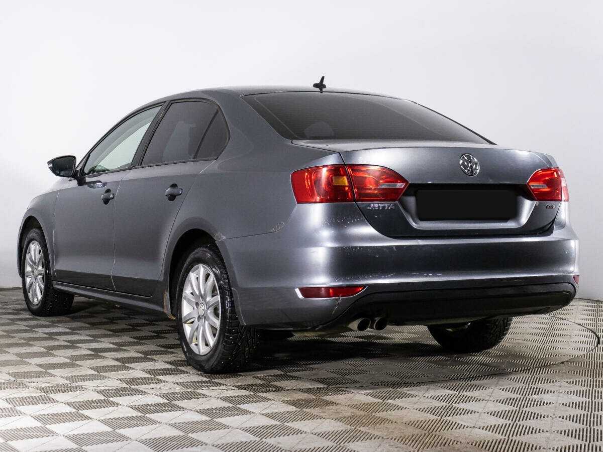 Volkswagen Jetta с пробегом — 2012 год. Фото: #6