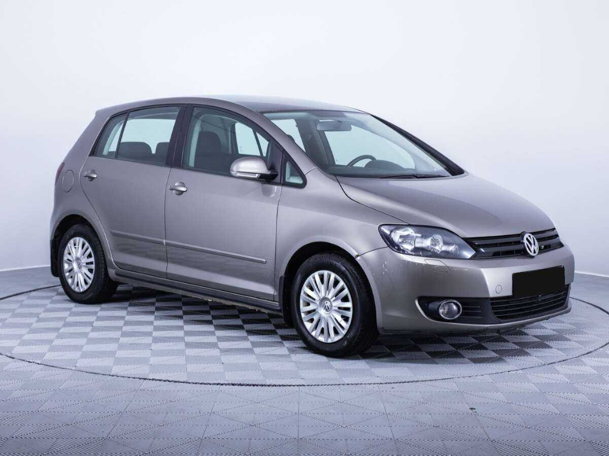 Volkswagen Golf Plus с пробегом — 2012 год. Фото: #2