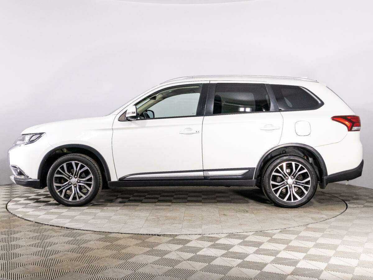 Mitsubishi Outlander с пробегом — 2017 год. Фото: #7