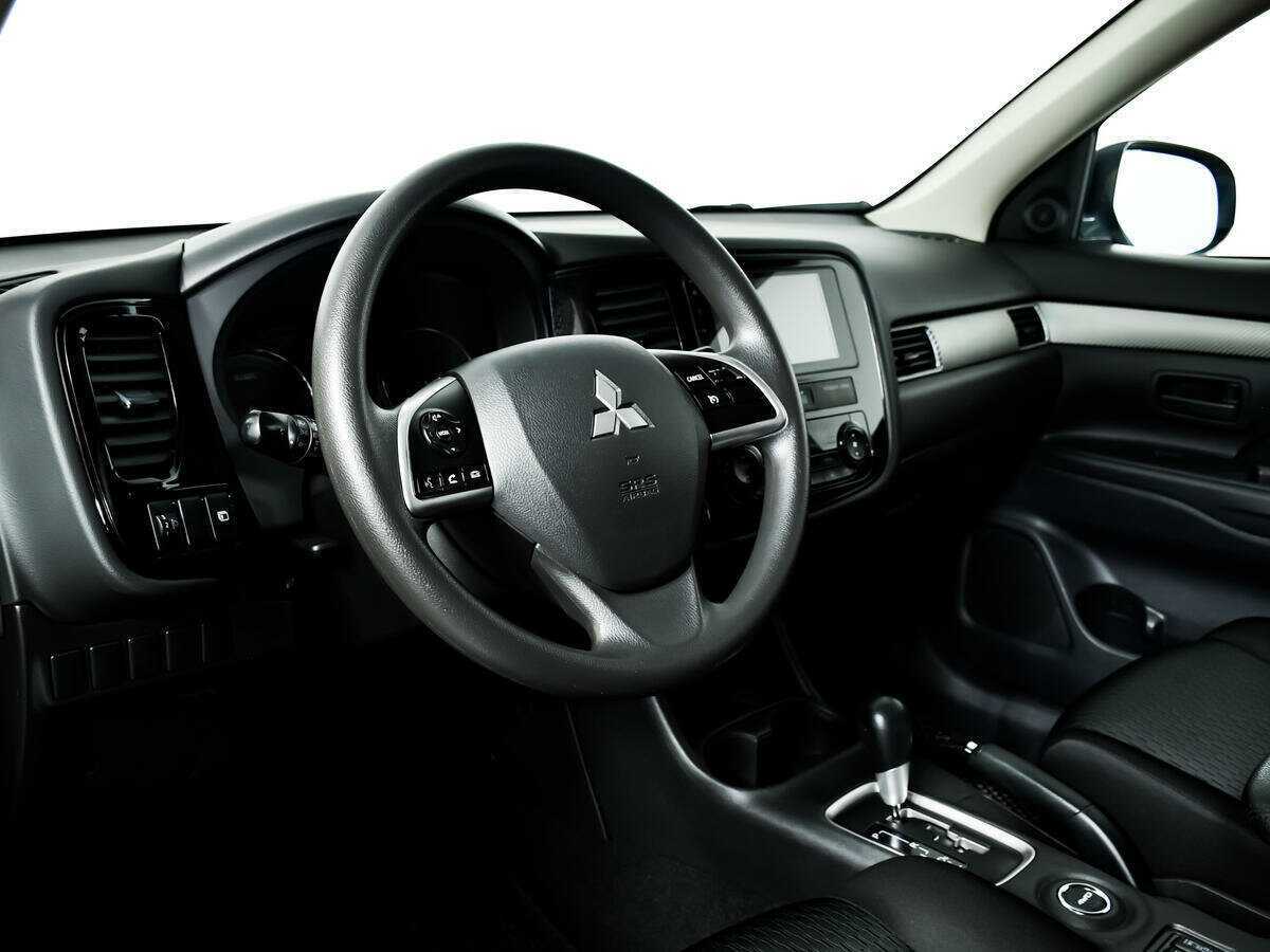 Mitsubishi Outlander с пробегом — 2013 год. Фото: #11