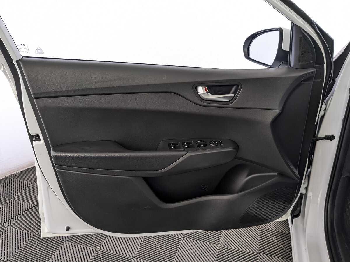 Hyundai Solaris с пробегом — 2020 год. Фото: #16