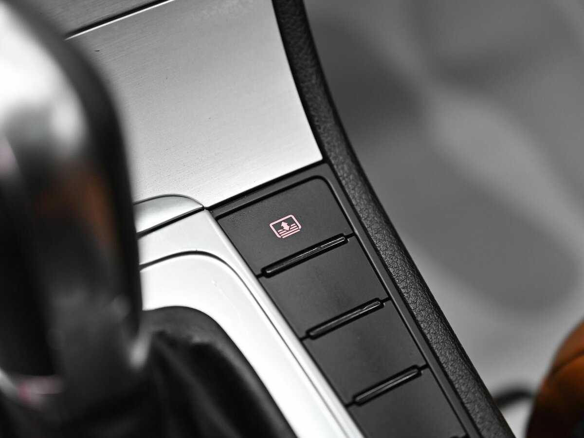 Volkswagen Passat CC с пробегом — 2013 год. Фото: #10