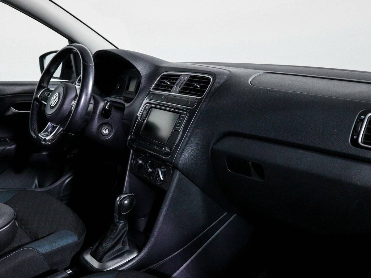 Volkswagen Polo с пробегом — 2019 год. Фото: #8