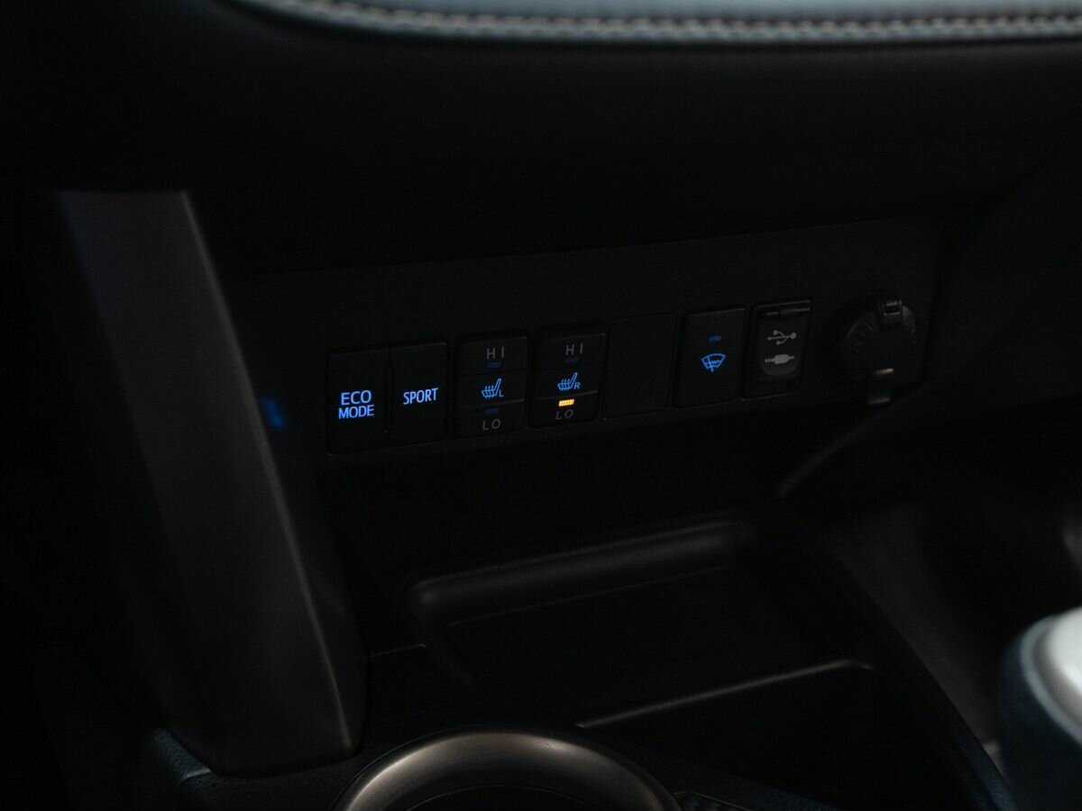 Toyota RAV4 с пробегом — 2013 год. Фото: #16