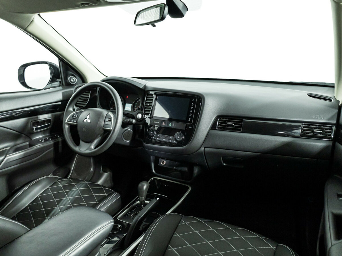 Mitsubishi Outlander с пробегом — 2022 год. Фото: #6