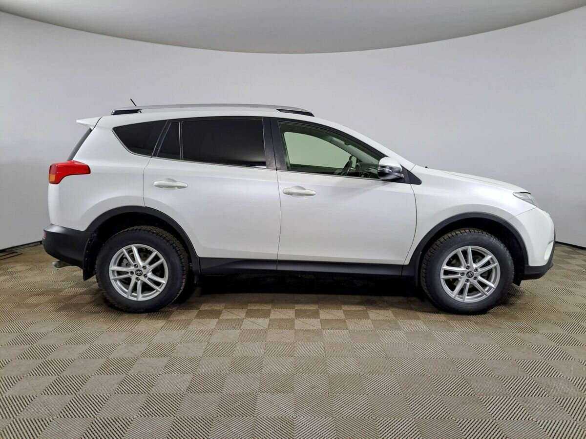 Toyota RAV4 с пробегом — 2014 год. Фото: #3