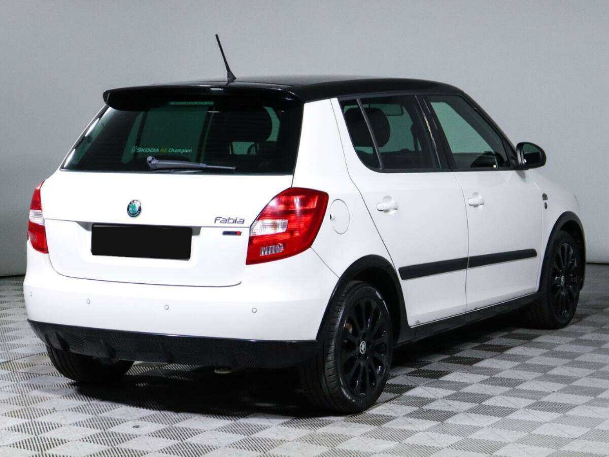 Skoda Fabia с пробегом — 2012 год. Фото: #4
