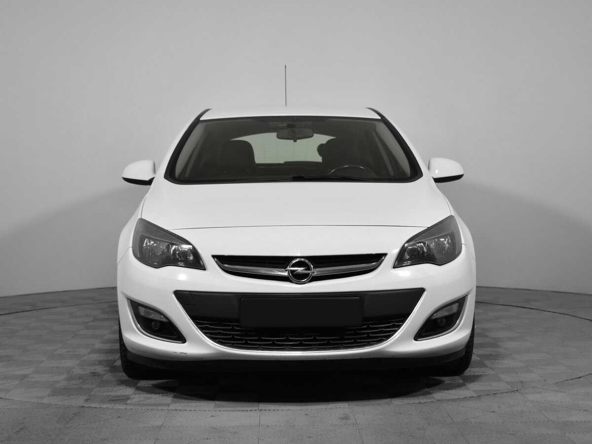 Opel Astra с пробегом — 2014 год. Фото: #1