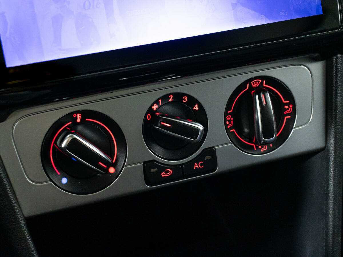 Volkswagen Polo с пробегом — 2013 год. Фото: #16